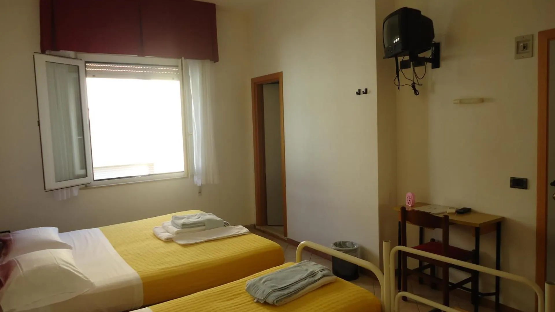 Hotel L&V Rimini 3*,