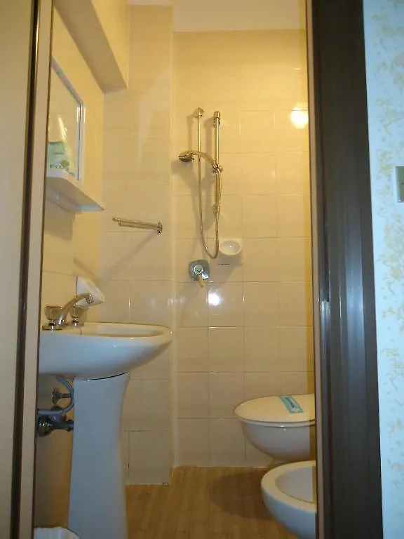 Hotel L&V Rimini 3*,