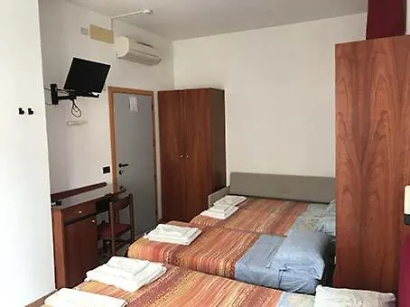 Hotel L&V 里米尼